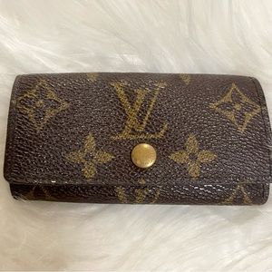 Authentic Louis Vuitton Key Case